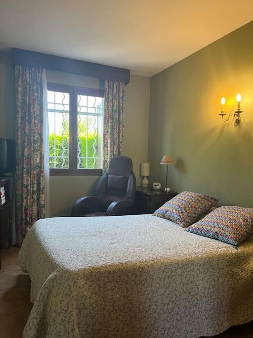Maison Familiale Idealement Situee Avec Tout Le Confort ニーム エクステリア 写真