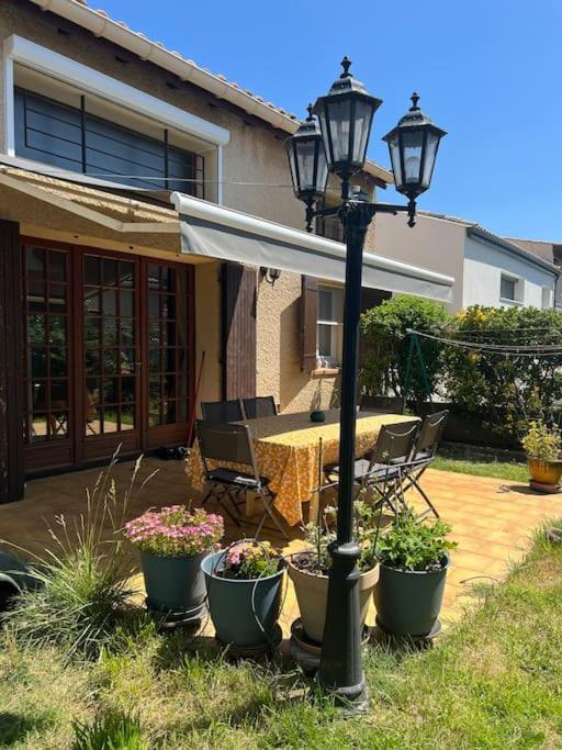 Maison Familiale Idealement Situee Avec Tout Le Confort ニーム エクステリア 写真